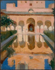 Una pintura del pati de lAlhambra presenta una piscina serena que reflecteix els arcs i les parets rosades. La vegetació envolta la passarel·la i un cel blau profund contrasta amb els tons càlids de larquitectura.