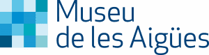 Logotip del Museu de les Aigües amb el nom en text blau i una quadrícula de quadrats blaus i turquesa al costat esquerre.